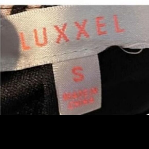 LUXXEL WOMEN'S COLD SHOULDER ROMPER SIZE SMALL - Picture 5 of 6